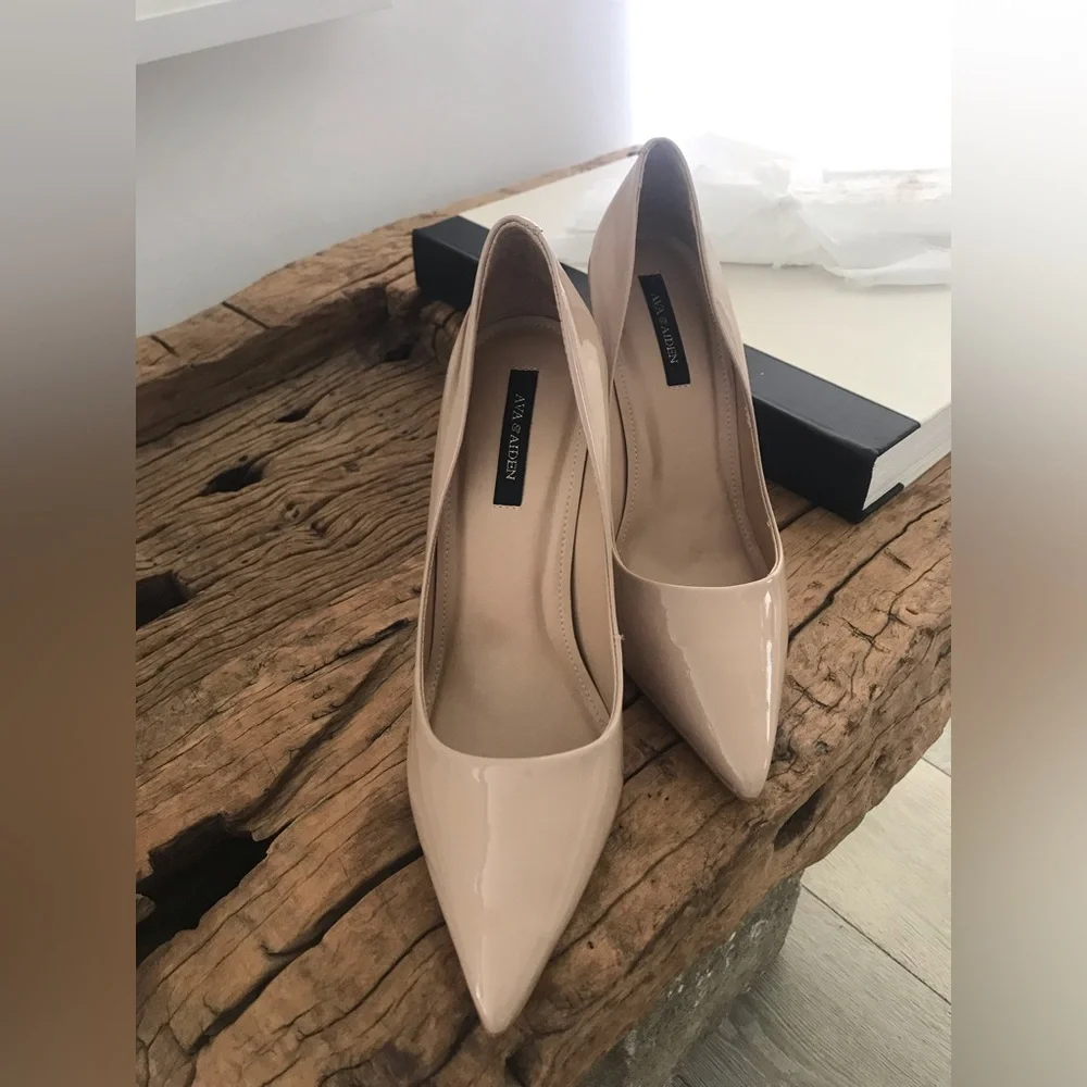 AVA & AIDEN Elegant Nude Patent Leather Stiletto Heels NWT - Picture 5 of 5